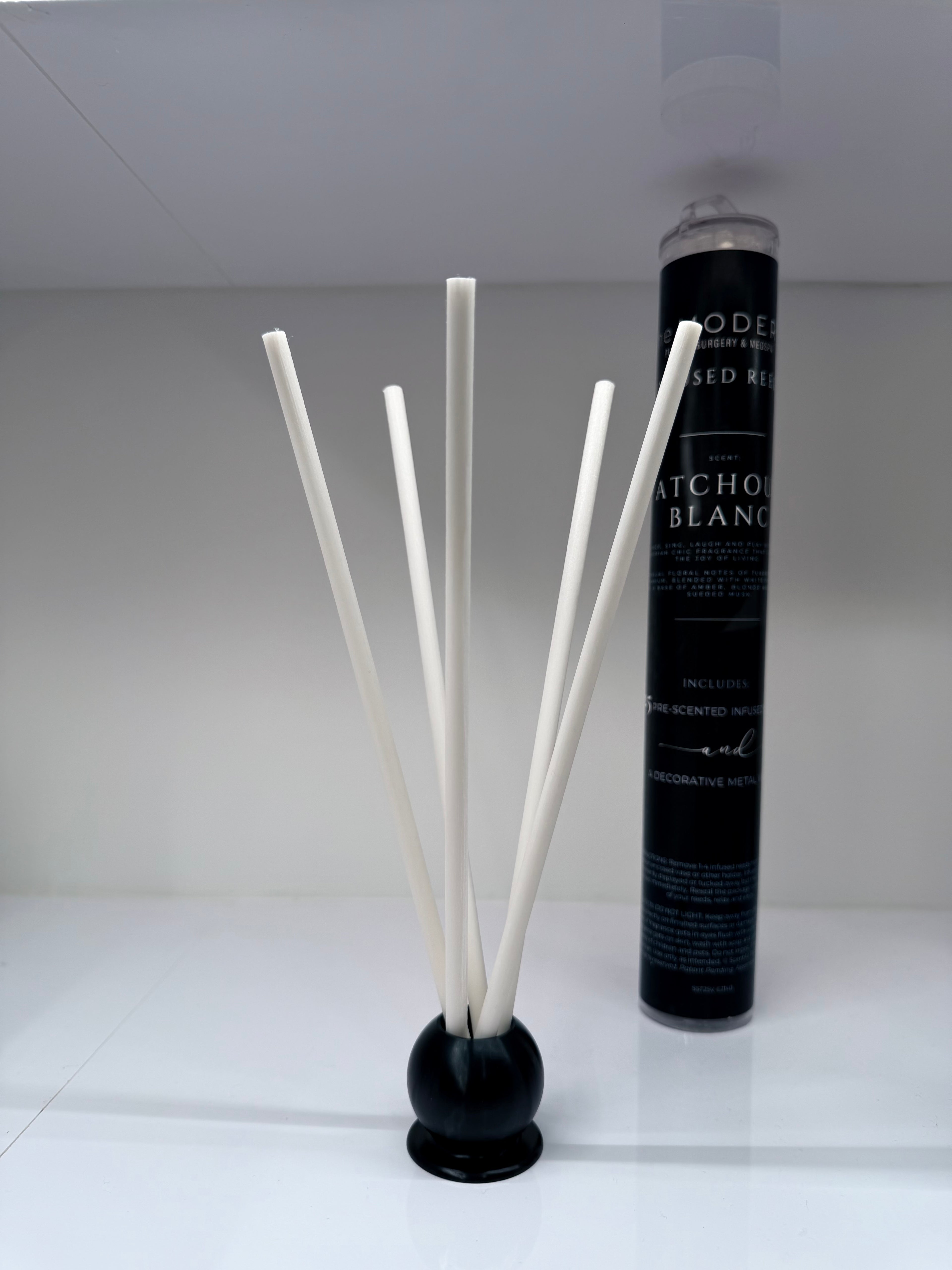 the MODERN Fragrance Reeds